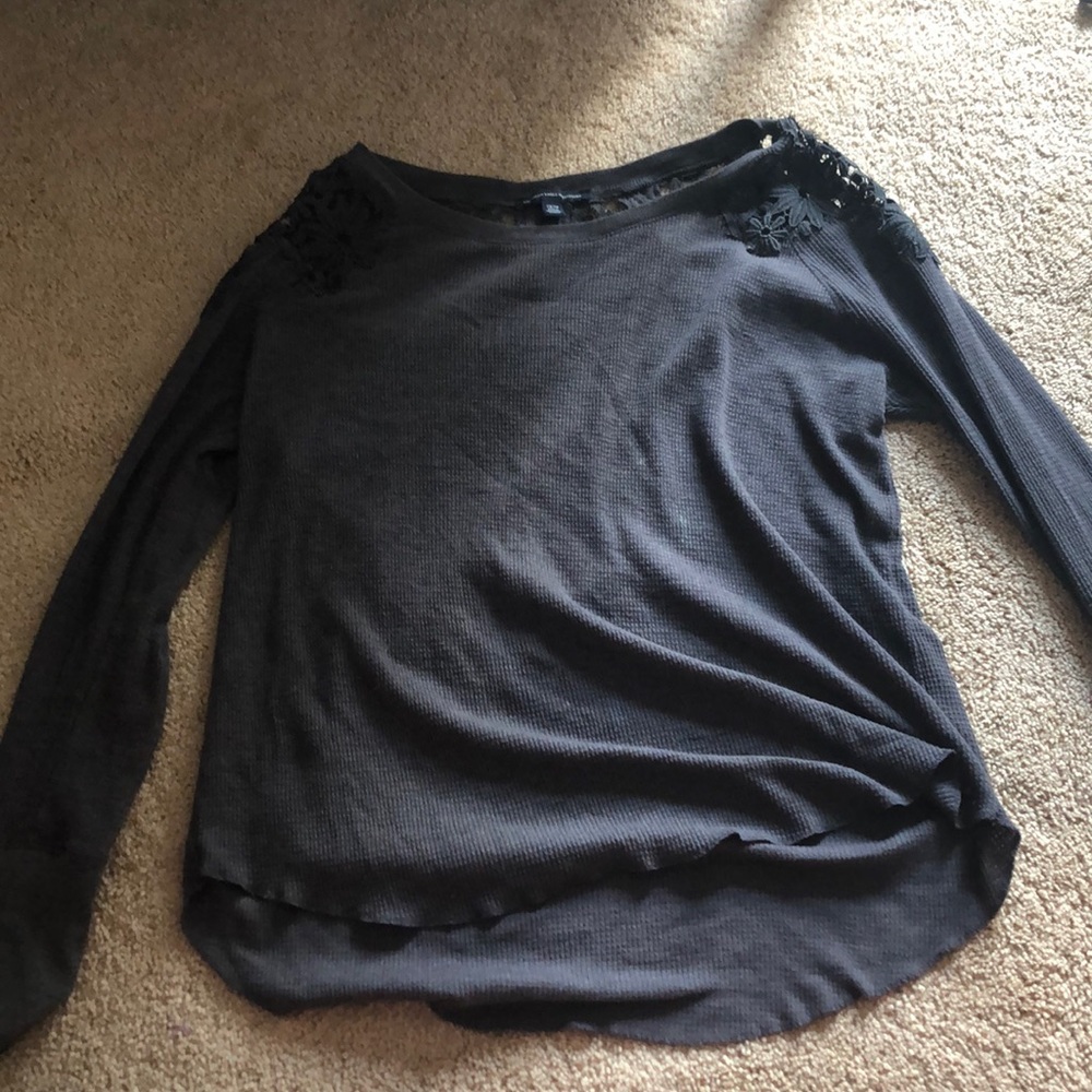 American Eagle long-sleeved gray shirt